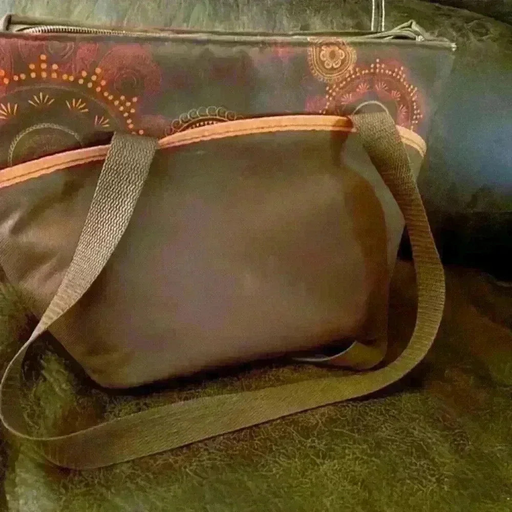 Insulated tote bag